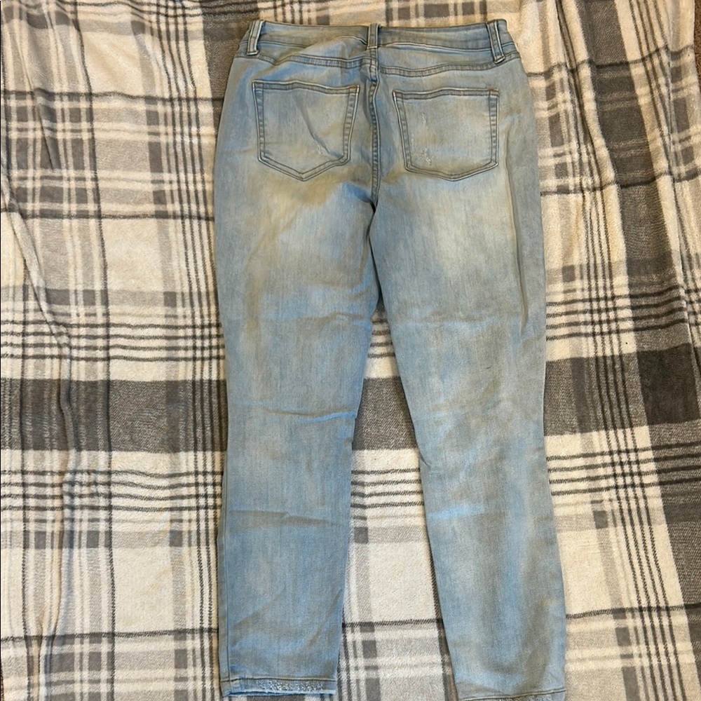 Shoe Dazzle Blue Ankle Cropped Jeans with Distressed Details - Picture 7 of 7